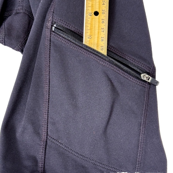 🖤 Athleta Black Bike Shorts – Size Small – Zipper Pockets – Retail: $75 - Picture 5 of 11